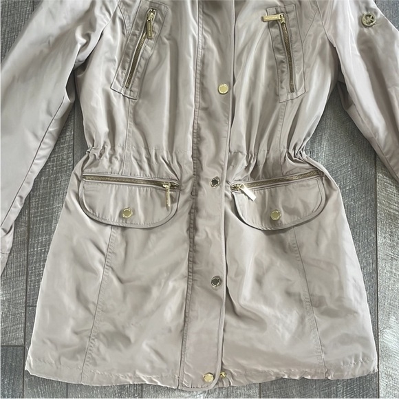 MICHAEL Michael Kors Size Small Tan Trench Utility Jacket. - Picture 4 of 8